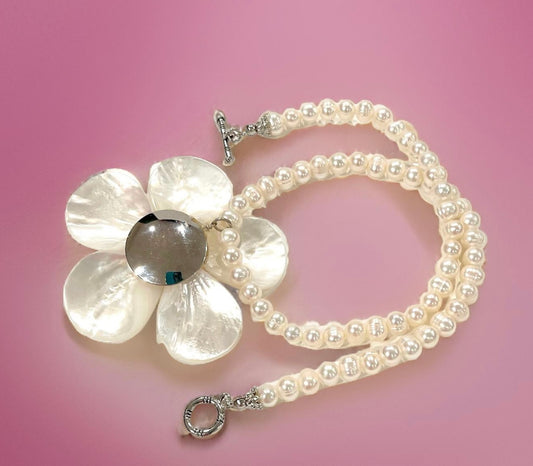 Freshwater Pearl Flower Pendant Necklace 18”