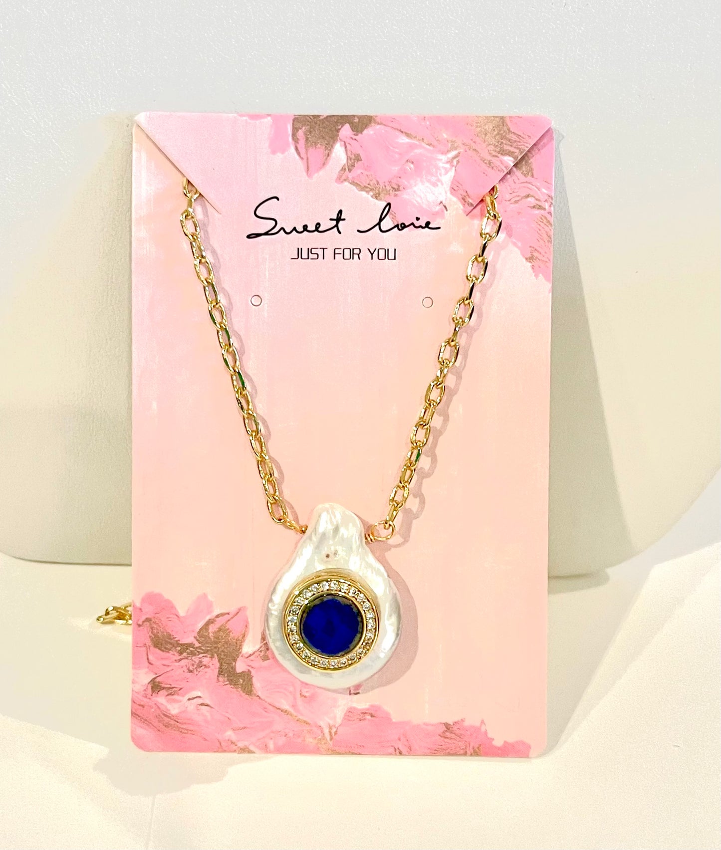 White Coin Pearl & Lapis Lazuli Pendant Gold Chain Necklace 18”