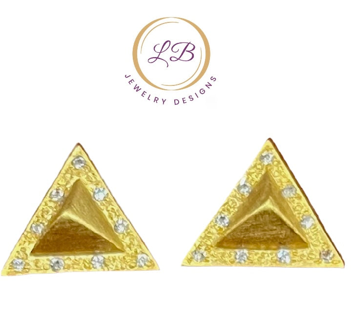 Chic Triangle Pyramid 18k Gold Stud Earrings