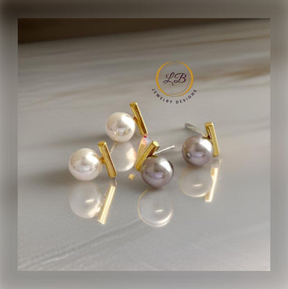 Petite White/Gray Pebble Pearl Stud Earrings