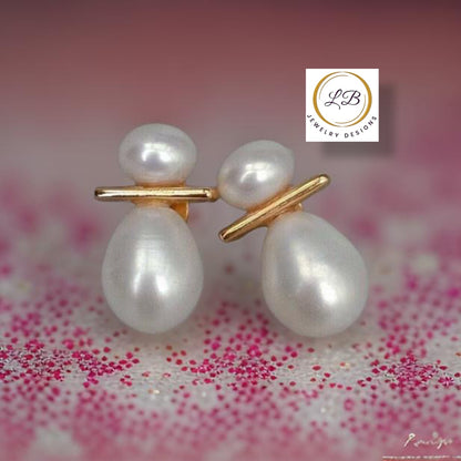 Chic Freshwater Cultured White Double-Pearl Stud Earrings