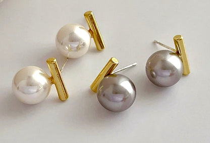 Petite White/Gray Pebble Pearl Stud Earrings