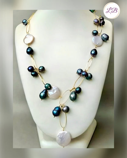 Iridescent Black and White Pearl Statement Chain Pendant Necklace 21"