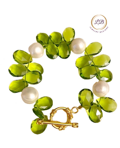 Elegant Light Green Peridot Briolette-cut Gemstone Bracelet with Pearls