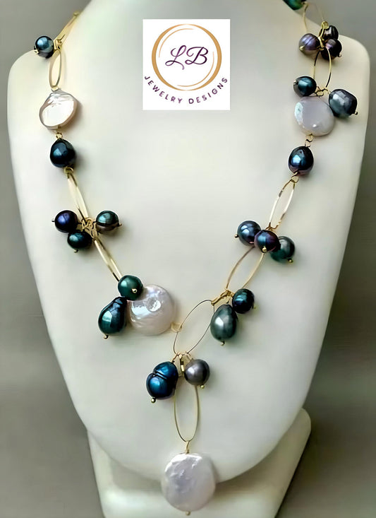 Iridescent Black and White Pearl Gemstone Statement Necklace 21