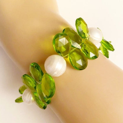 Elegant Light Green Peridot Briolette-cut Gemstone Bracelet with Pearls