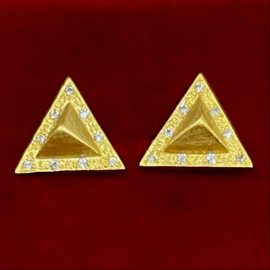Chic Triangle Pyramid 18k Gold Stud Earrings