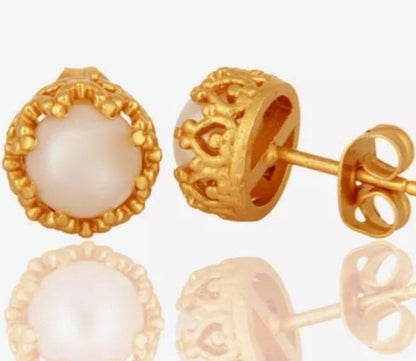 Crown Design 24k Gold 10mm Pearl Stud Earrings