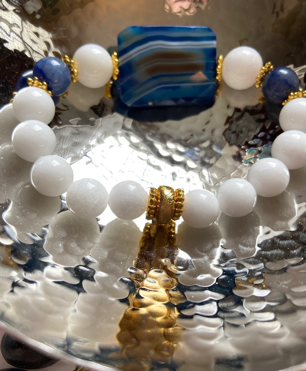 Blue-Striped Onyx, Alabaster and Sodalite Beaded Bracelet