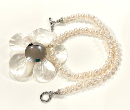 Freshwater Pearl Flower Pendant Necklace 18”