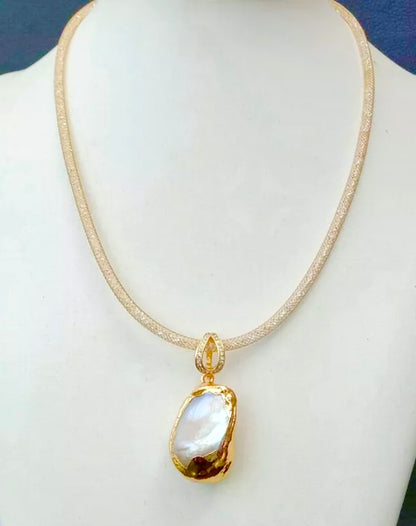 Regal White Keshi Pearl Gold Pendant Necklace 19”